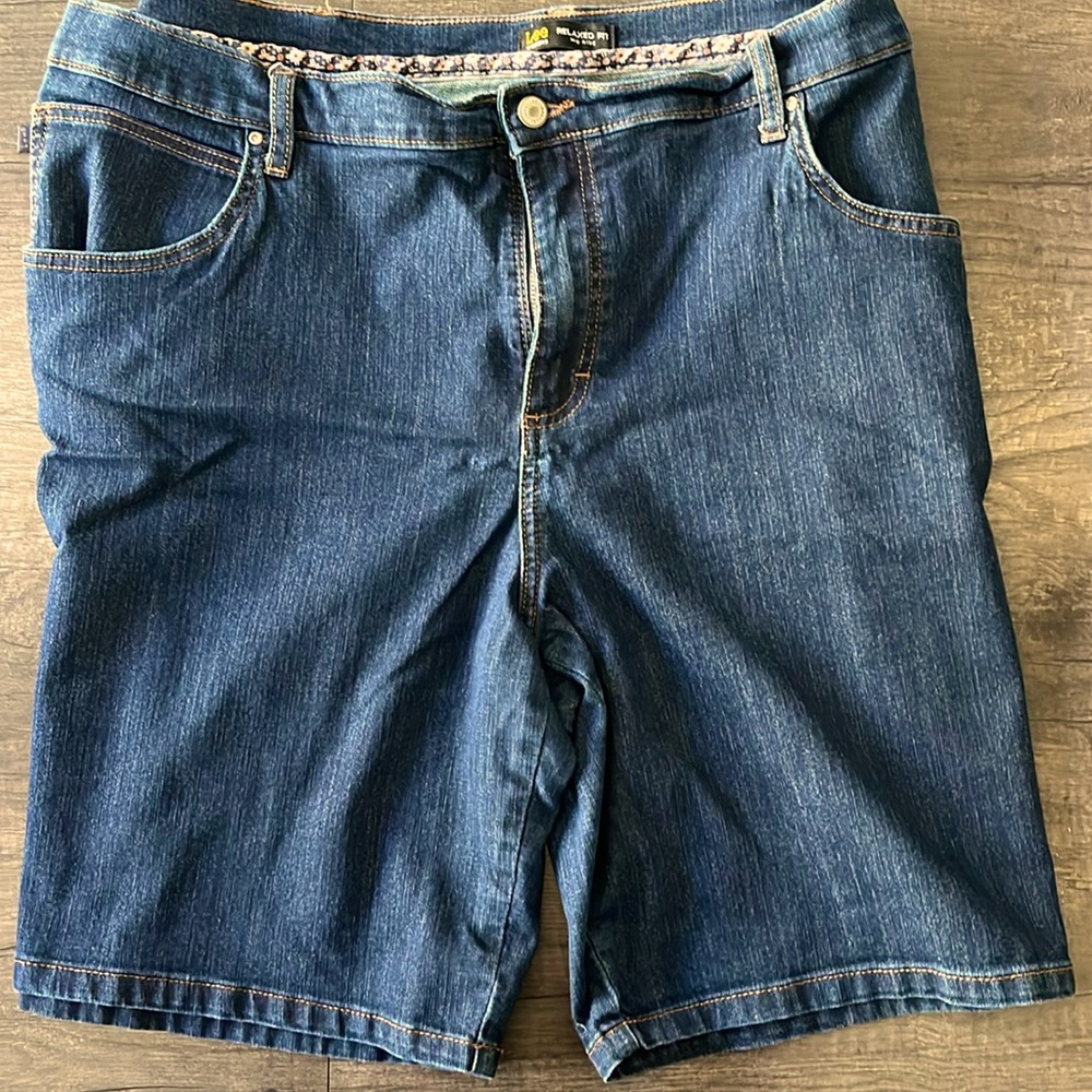 Women’s Lee Bermuda denim shorts size 24W